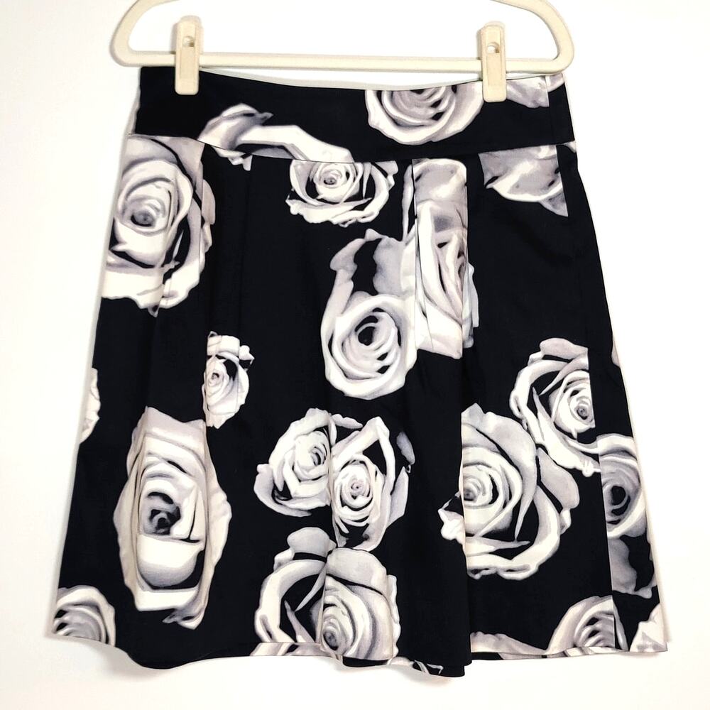 White House Black‎ Market Cotton Floral Skirt Black White Size 8 Romantic
